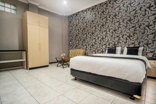 Hotel Oyo 2469 Sutomo Homestay