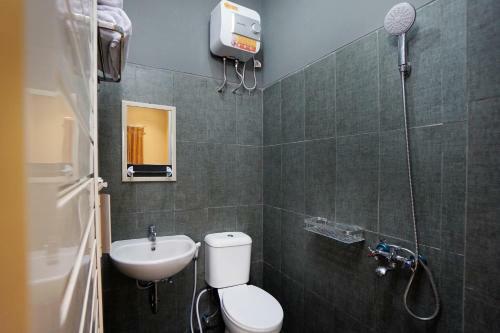 Hotel Oyo 2599 First Living