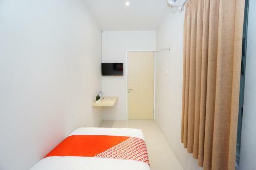 Hotel Oyo 2599 First Living