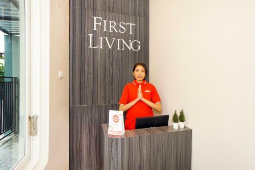 Hotel Oyo 2599 First Living