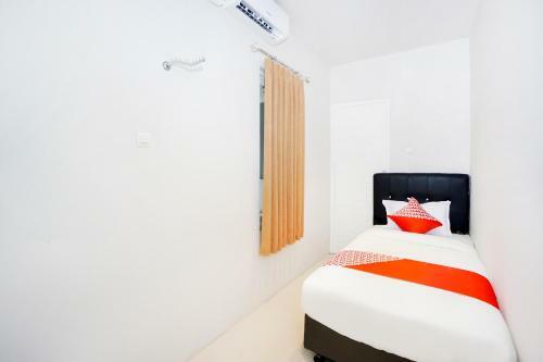 Hotel Oyo 2599 First Living
