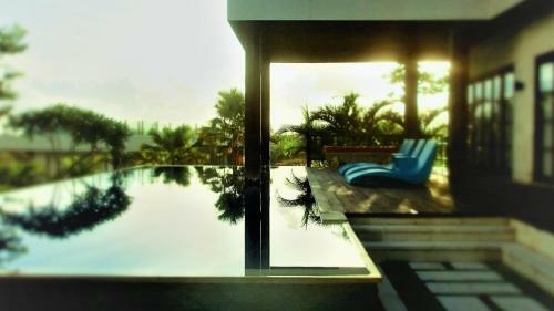 15 Bedrooms Sun Suite Villa Bali