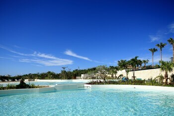 Hotel Monterey Okinawa Spa & Resort