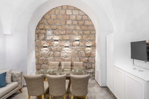 Magical Apartments, In Front To Mamilla Mall