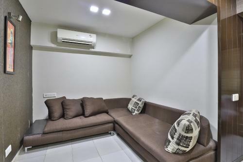 Oyo 44976 Metro Park Hotel
