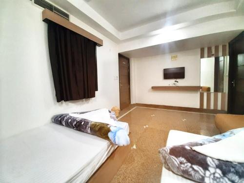 Hotel R. G Palace (Ram Ganga Palace)
