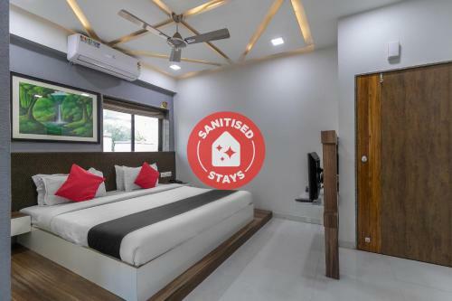 Capital O 10749 Hotel Neelkanth Bliss