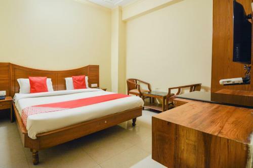 Oyo 70316 Hotel Jay Vee Continental