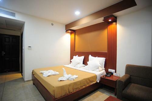 Hotel Pride Biznotel - The Maison Anand
