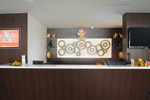 Hotel Pride Biznotel - The Maison Anand