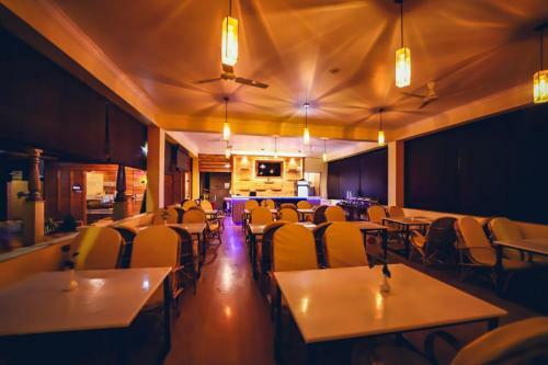 Hotel Grand Vatika Resort