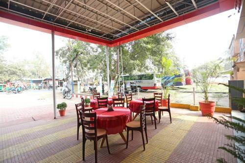 Hotel Oyo 28330 Raj Rajeswari