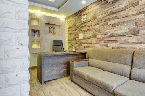 Hotel Spot On 76963 Crystal Homes
