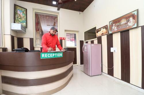 Hotel Oyo 28338 New Life