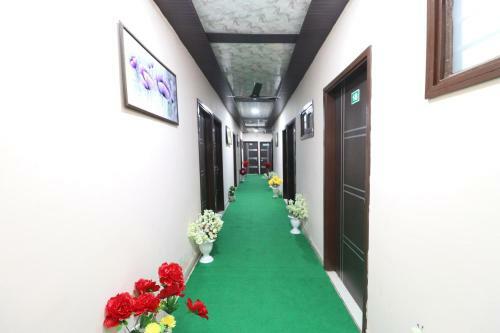 Hotel Oyo 28338 New Life