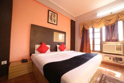 Capital O 38730 Hotel Mansarovar Deluxe