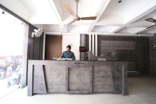Capital O 38730 Hotel Mansarovar Deluxe