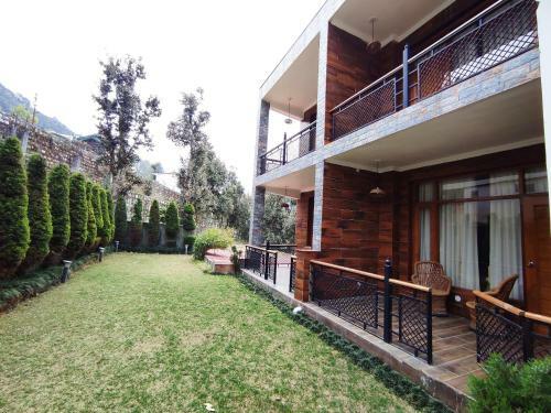 Aaroham The Watergate Hotel Bhimtal
