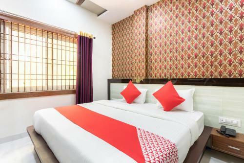 Hotel Oyo 27867 Savitri Regency