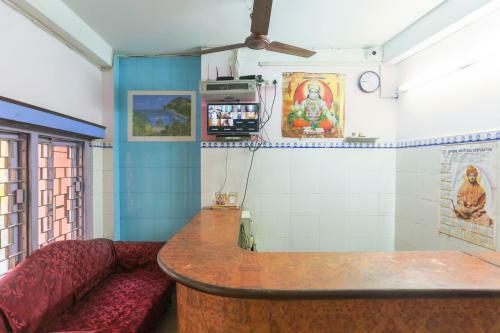 Oyo 74837 Hotel Veer