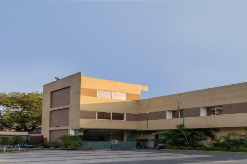 Hotel Oyo 64827 Marve Residency