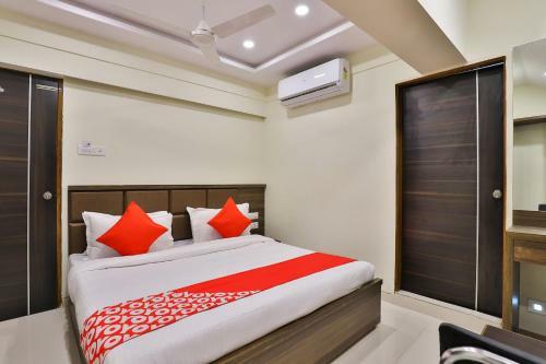 Hotel Oyo 15229 Radhe Residency