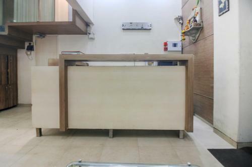 Capital O75414 Hotel Dream Residency