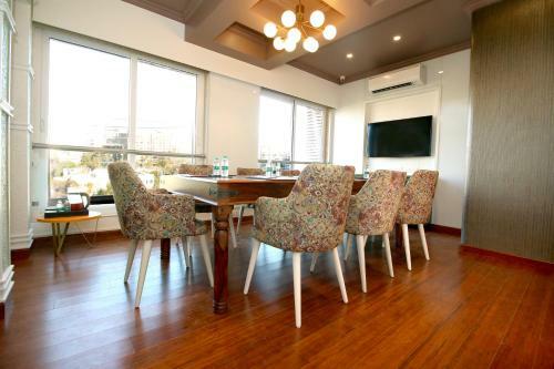 Theory9 Premium Service Apartments Bandra