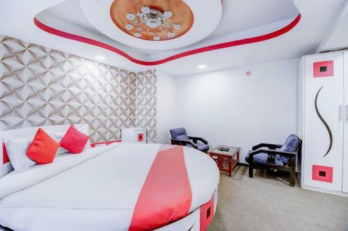 Oyo 71140 Hotel Grand
