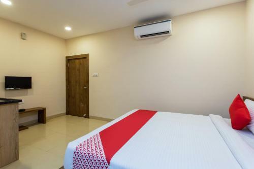 Oyo Flagship 76610 Hotel Grandeur