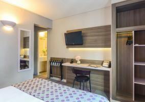 Comfort Hotel Nation P�re Lachaise