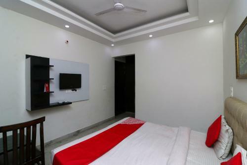 Hotel Oyo 27645 Lux Stays