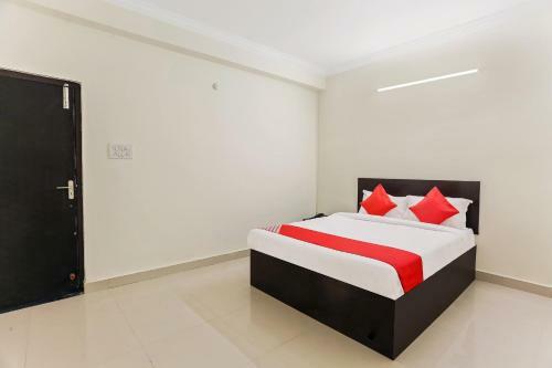 Hotel Oyo 35467 Shiridi Residency