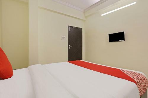 Hotel Oyo 35467 Shiridi Residency
