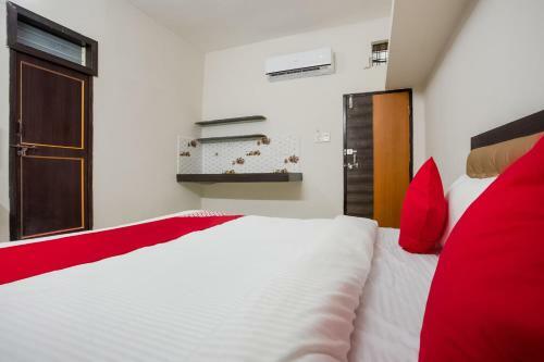 Hotel Oyo 36501 Royal Palace