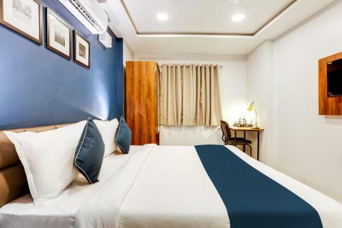 Hotel Silverkey Executive Stays 60501 Babul Nagar