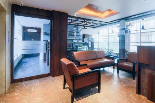 Hotel Gulmohar Grand
