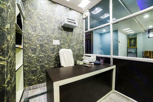 Capital O 63475 Hotel Vinayak