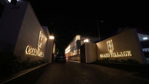 Hotel The Grand Village