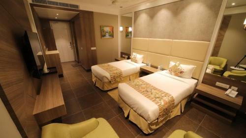 Hotel The Grand Village