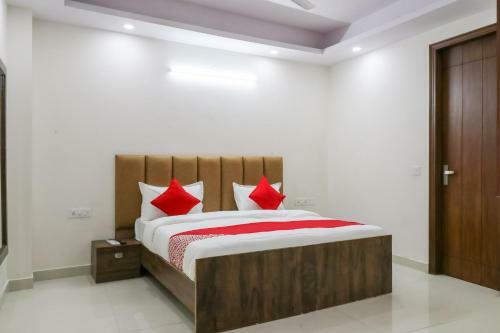 Hotel Oyo 75809 Sharma Residency