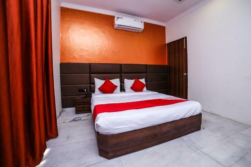 Oyo 26589 Hotel Royal Town