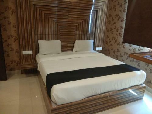 Mega Hotels