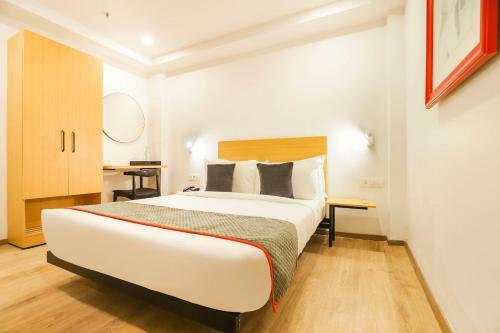 Oyo Townhouse 331 Vat Hotels