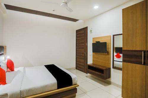 Capital O 71384 Hotel Jmk