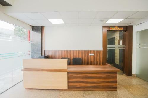 Capital O 71384 Hotel Jmk