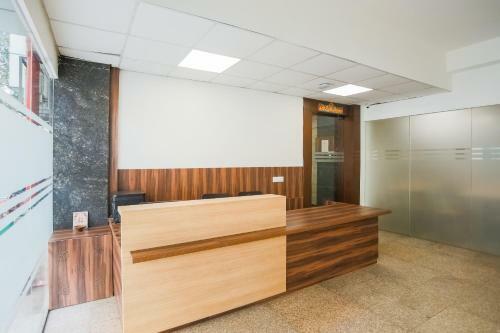 Capital O 71384 Hotel Jmk
