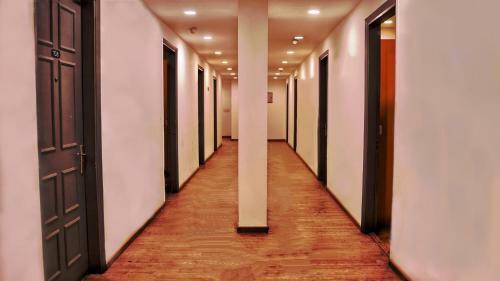 925 Hotels 002 Chattarpur Enclave
