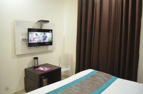 Hotel Bella 69 At Rk Ashram Metro Station