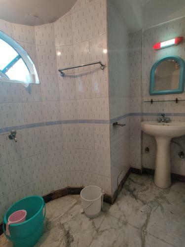 Hotel Holiday Home, Palampur